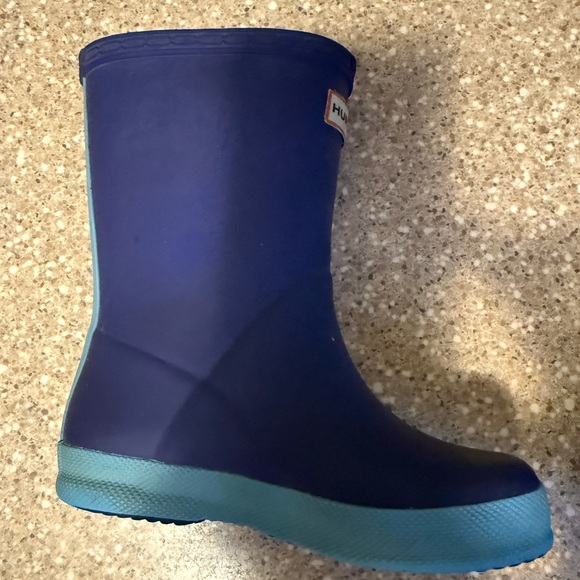 Hunter Kids Navy and Light Blue Rain Boots - Picture 7 of 9